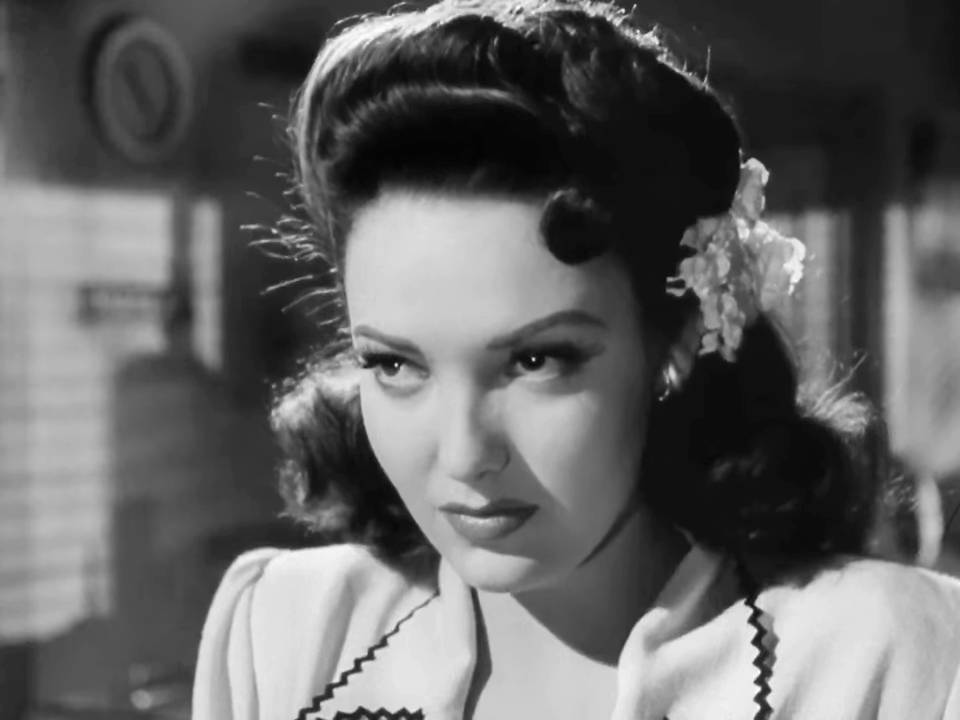 Close-up of Stella (Linda Darnell)