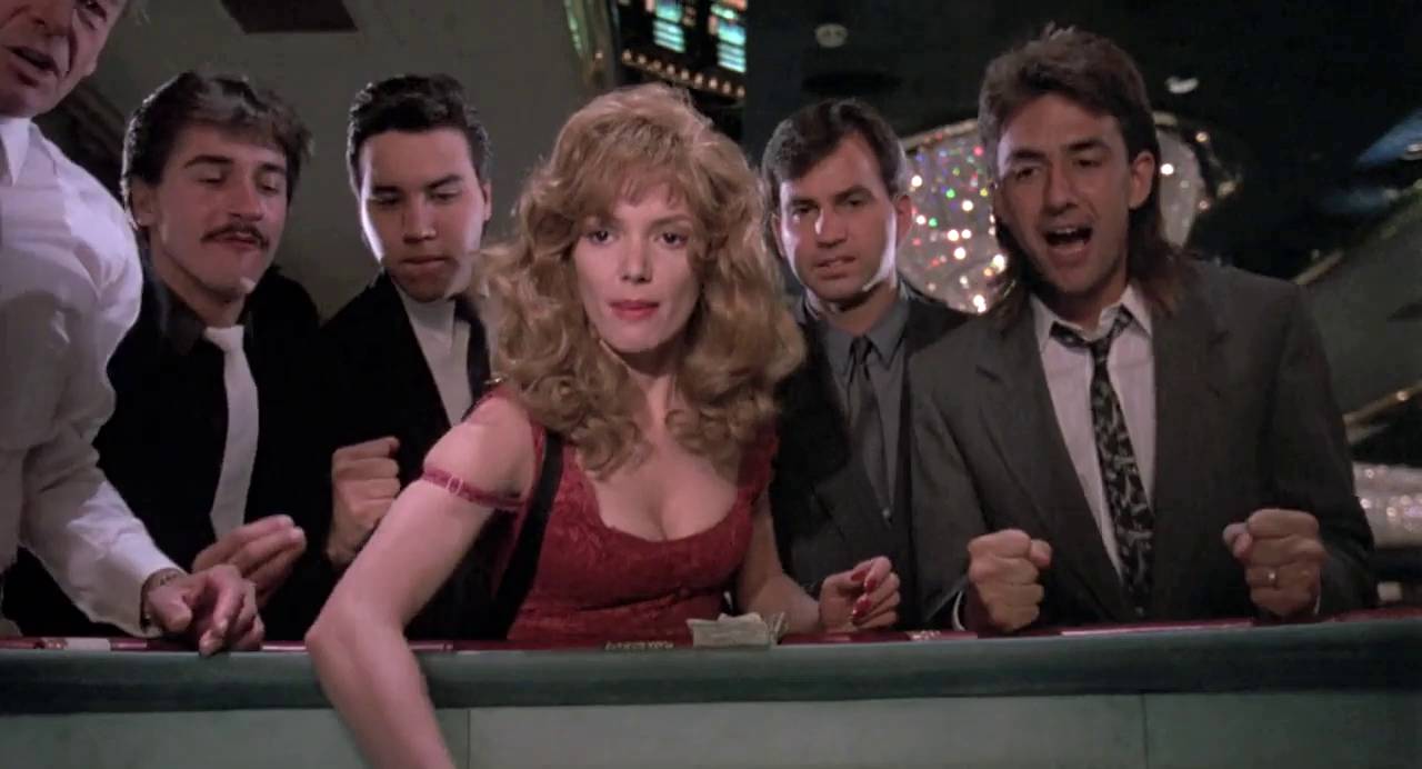 Joanne Walley-Kilmer as Fay Forrester at the craps table in Kill Me Again